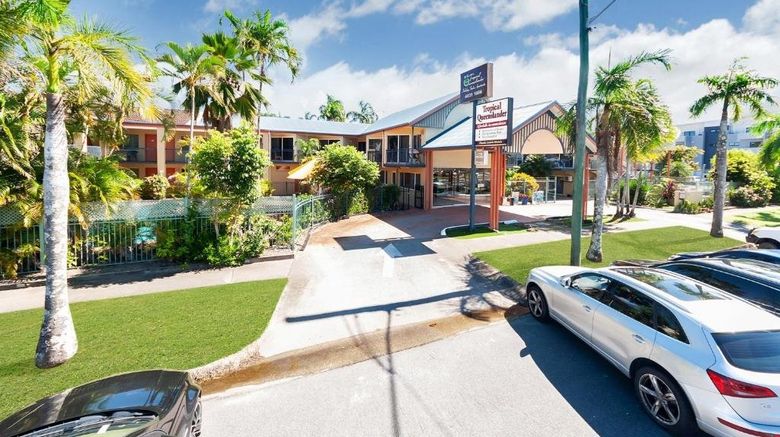 Tropical Queenslander Exterior. Images powered by <a href="https://www.leonardoworldwide.com" target="_blank" rel="noopener">Leonardo</a>.