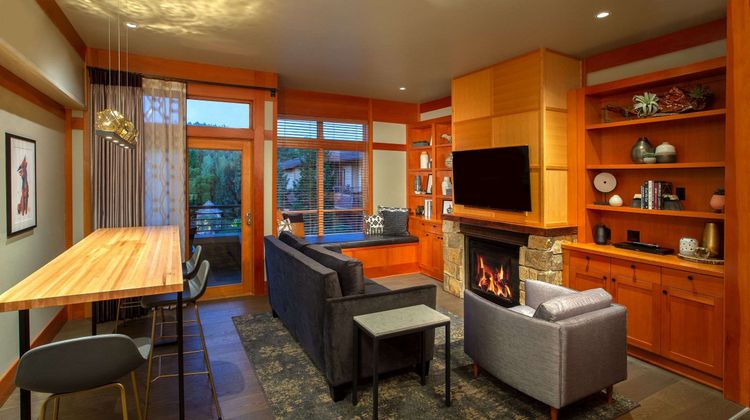 Willows Lodge Suite