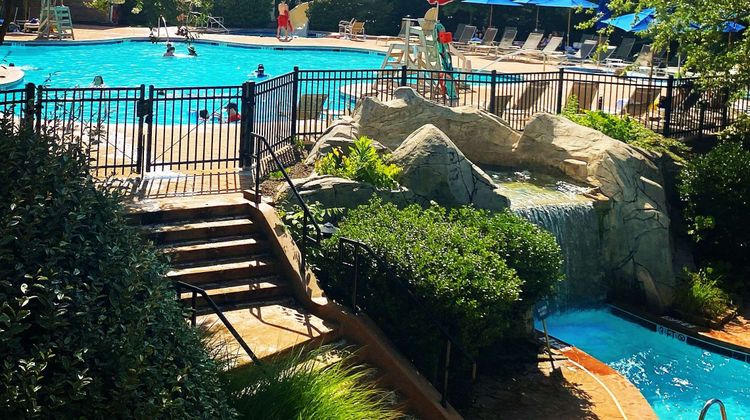 Lansdowne Resort and Spa Pool