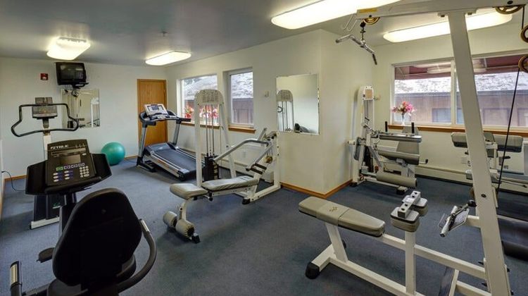 Frontier Suites Airport Hotel Health Club