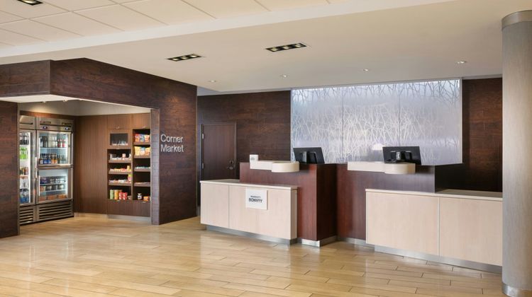 Fairfield Inn & Suites, Bowling Green Lobby