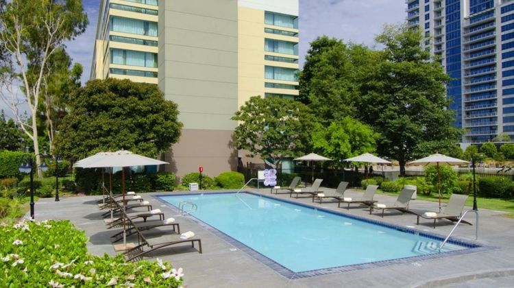 Voco Orange County Airport Hotel Pool