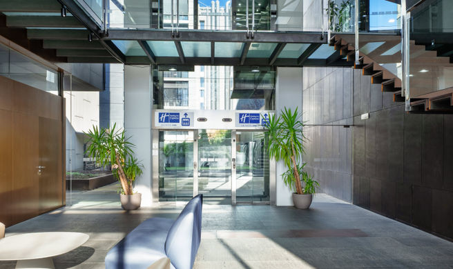 Holiday Inn Express Barcelona City Exterior