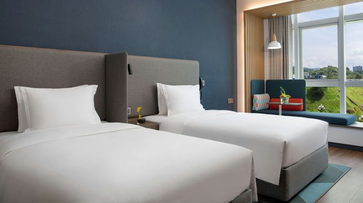 Holiday Inn Express Yibin Room