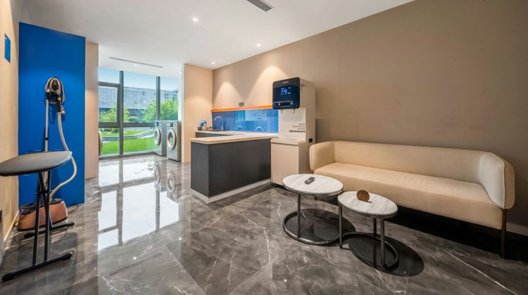 Holiday Inn Express Yibin Other