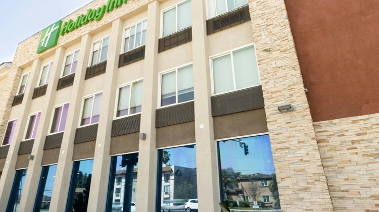 Holiday Inn Express Anaheim West Exterior