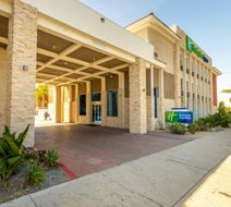 Holiday Inn Express Anaheim West Exterior