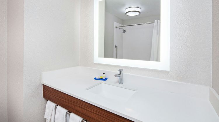 Holiday Inn Express Hotel & Suites Clovi Room