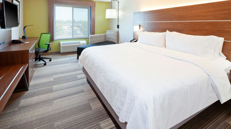 Holiday Inn Express Hotel & Suites Clovi Room