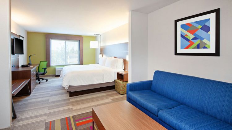 Holiday Inn Express Hotel & Suites Clovi Suite