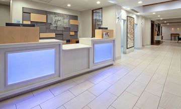 Holiday Inn Express Hotel & Suites Clovi