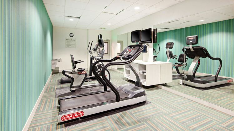 Holiday Inn Express Hotel & Suites Clovi Health Club