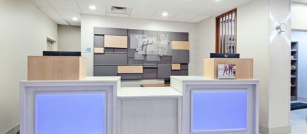 Holiday Inn Express Hotel & Suites Clovi Lobby