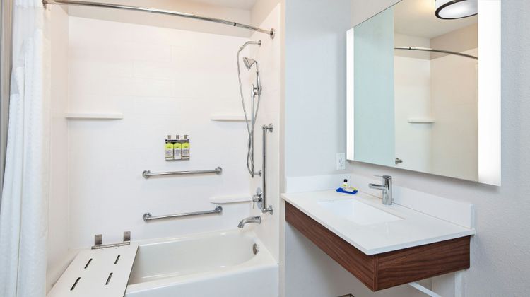 Holiday Inn Express Hotel & Suites Clovi Room