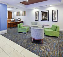 Holiday Inn Express Hotel & Suites Clovi Lobby