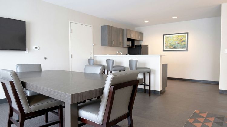 Holiday Inn Suites Philadelphia W Room