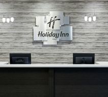 Holiday Inn Suites Philadelphia W Lobby