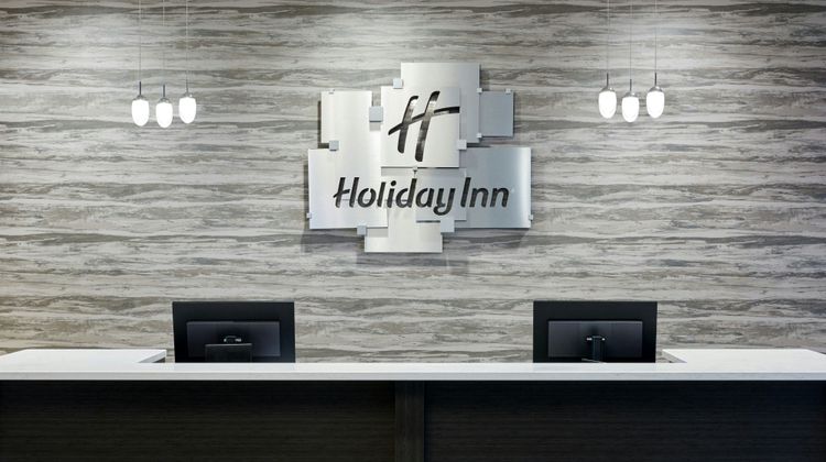 Holiday Inn Suites Philadelphia W Lobby