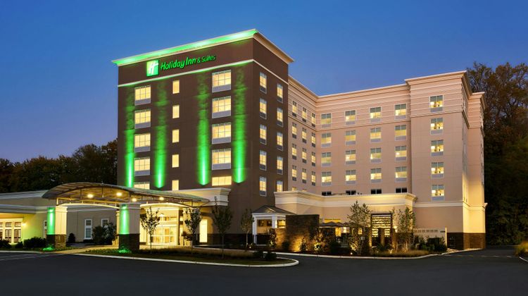Holiday Inn Suites Philadelphia W Exterior