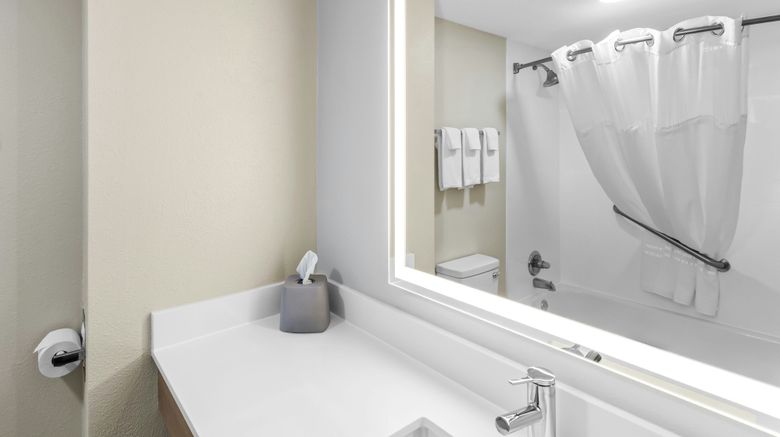 <b>Holiday Inn Express Room</b>. Images powered by <a href="https://www.leonardoworldwide.com/" title="Leonardo Worldwide" target="_blank">Leonardo</a>.