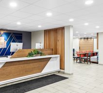 Holiday Inn Express Lobby