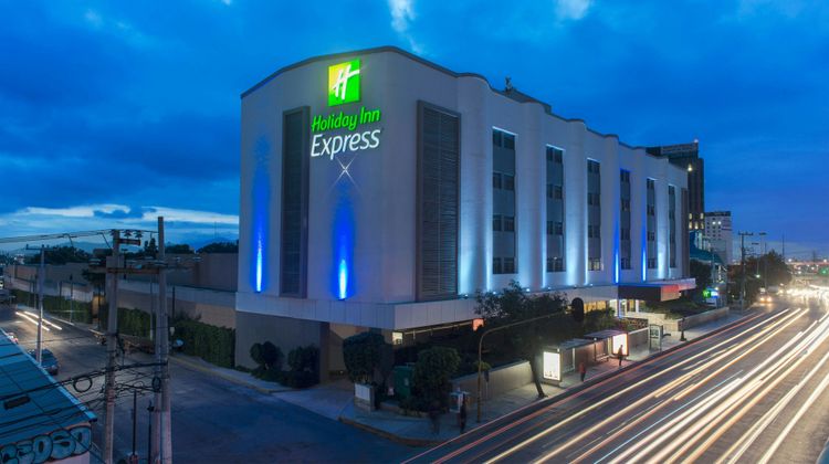 Holiday Inn Express Mexico-Toreo Exterior