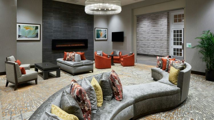 Holiday Inn Suites Philadelphia W Lobby
