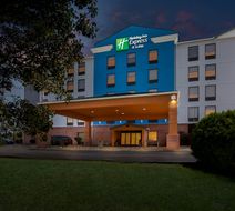 Holiday Inn Express Exterior