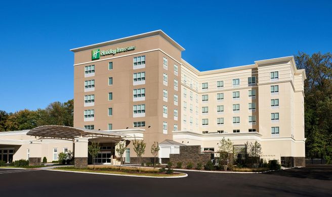 Holiday Inn Suites Philadelphia W Exterior