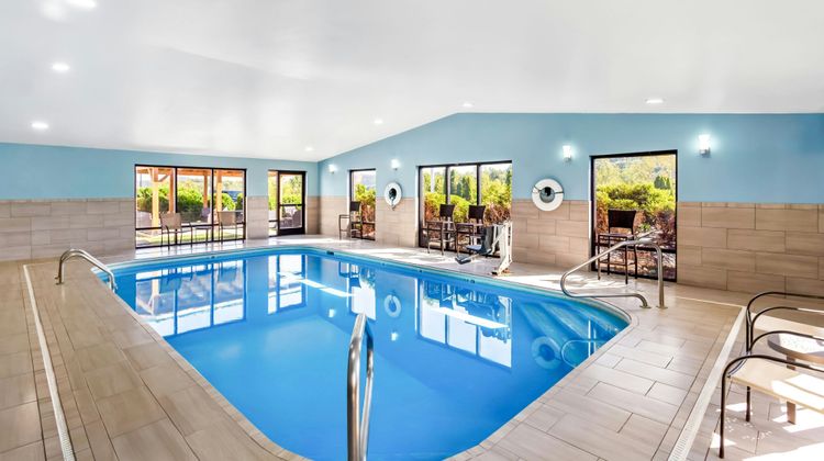 Holiday Inn Express Pool