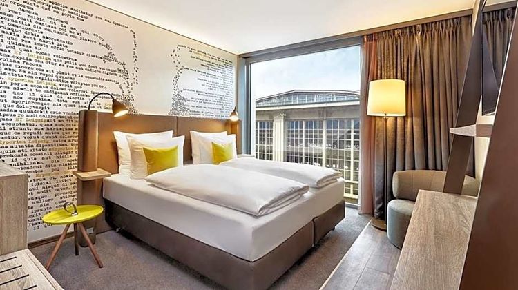 H2 Hotel Leipzig Room