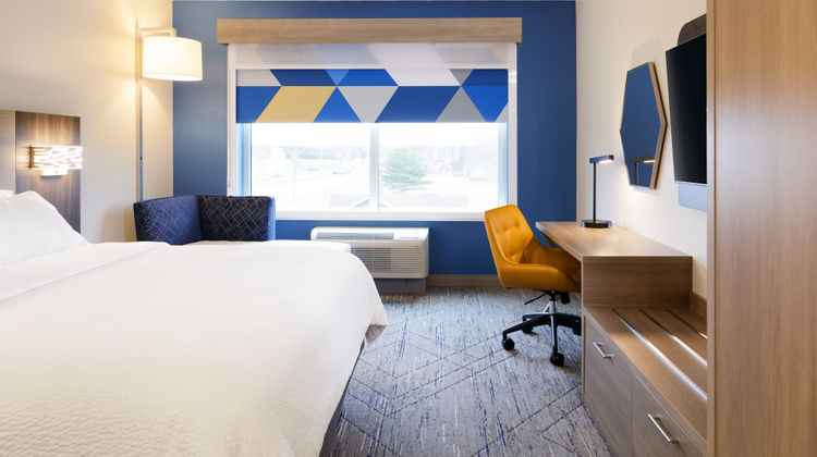 Holiday Inn Express Biddeford Room