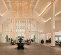 Kahavadi Chiang Rai, Curio Collection Lobby