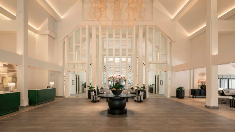 Kahavadi Chiang Rai, Curio Collection Lobby