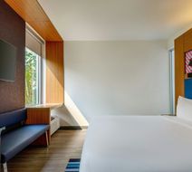 aloft Lexington Room
