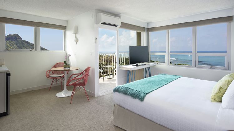 Queen Kapiolani Hotel Suite