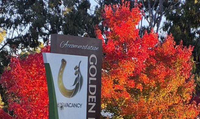 Golden Heritage Motor Inn & Cottages Exterior