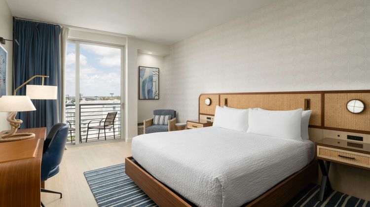 Maritime Hotel Fort Lauderdale Airport Room