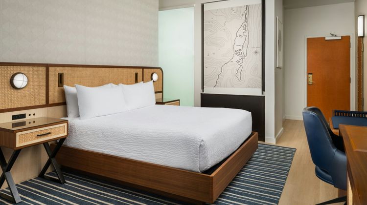 Maritime Hotel Fort Lauderdale Airport Room