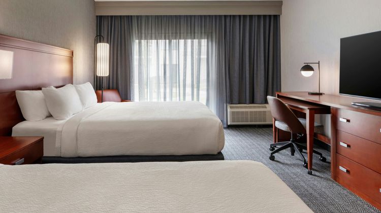 Courtyard by Marriott Pittsburgh Airport Room