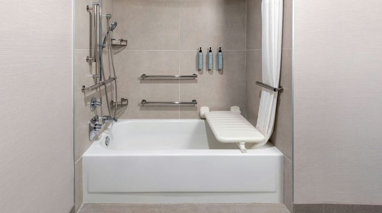 Courtyard by Marriott Pittsburgh Airport Room