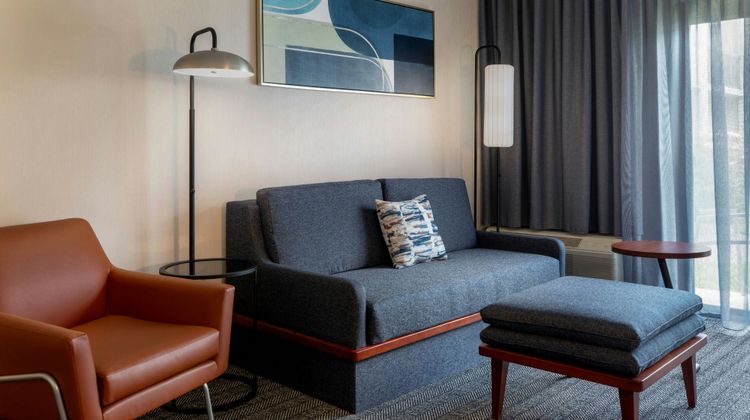 Courtyard by Marriott Pittsburgh Airport Suite