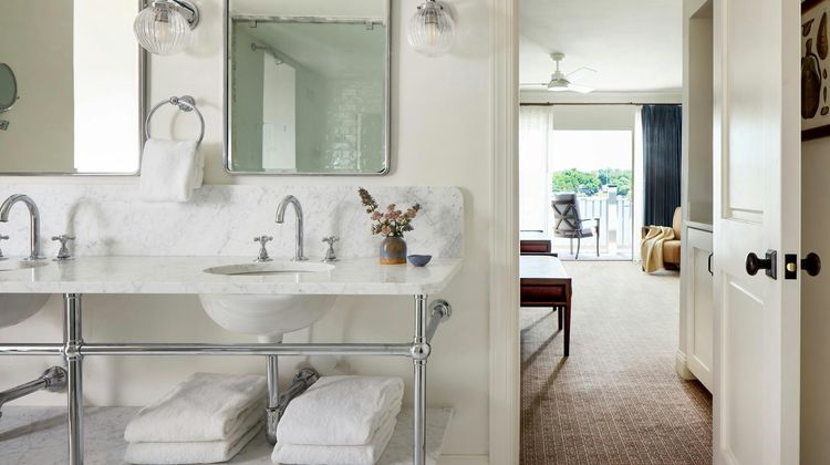 The Tides Inn Room
