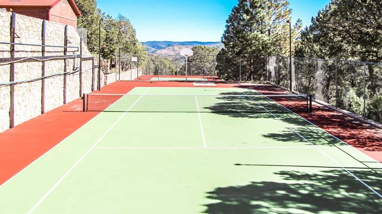 <b>Crown Point Condominiums Recreation</b>. Images powered by <a href="https://www.leonardoworldwide.com/" title="Leonardo Worldwide" target="_blank">Leonardo</a>.