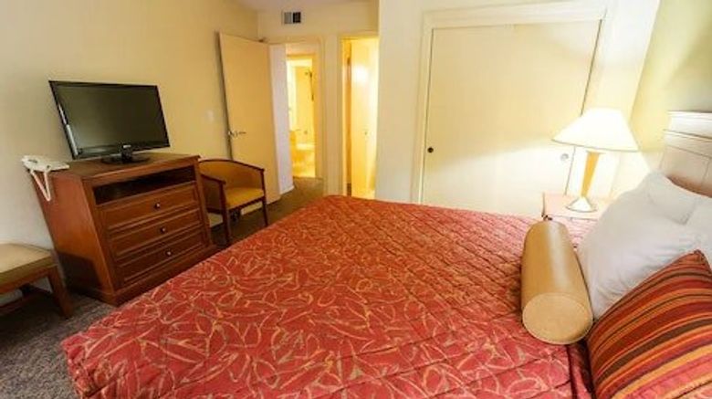 <b>Crown Point Condominiums Room</b>. Images powered by <a href="https://www.leonardoworldwide.com/" title="Leonardo Worldwide" target="_blank">Leonardo</a>.