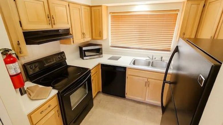 <b>Crown Point Condominiums Room</b>. Images powered by <a href="https://www.leonardoworldwide.com/" title="Leonardo Worldwide" target="_blank">Leonardo</a>.