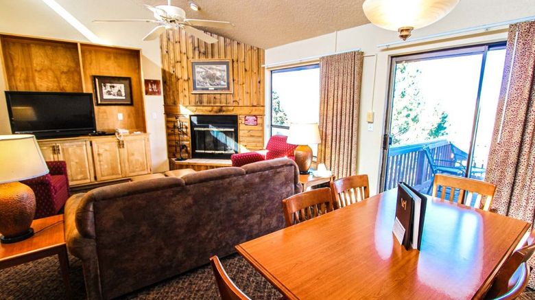 <b>Crown Point Condominiums Room</b>. Images powered by <a href="https://www.leonardoworldwide.com/" title="Leonardo Worldwide" target="_blank">Leonardo</a>.