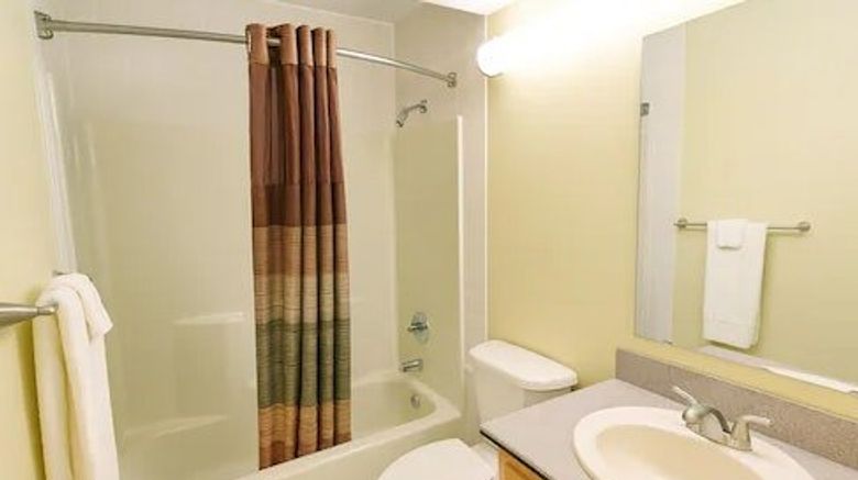 <b>Crown Point Condominiums Room</b>. Images powered by <a href="https://www.leonardoworldwide.com/" title="Leonardo Worldwide" target="_blank">Leonardo</a>.
