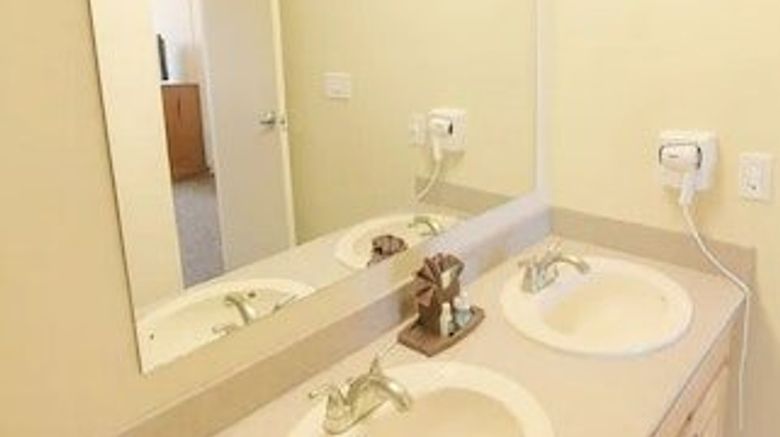 <b>Crown Point Condominiums Room</b>. Images powered by <a href="https://www.leonardoworldwide.com/" title="Leonardo Worldwide" target="_blank">Leonardo</a>.
