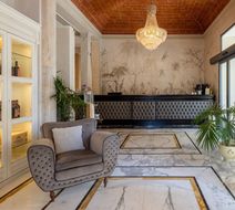Hotel Embassy City Resort Lobby